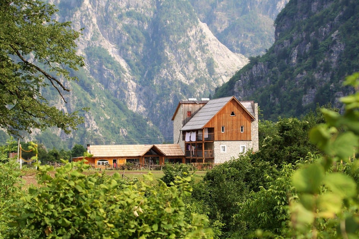 Bujtina Polia | Traditional Guesthouse in Theth