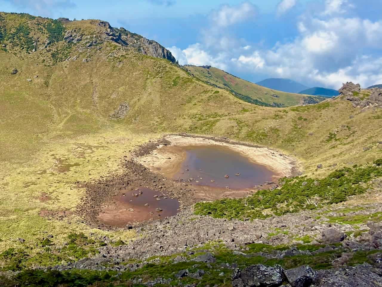 Hallasan Summit Hike — Seongpanak vs Gwaneumsa (2026)
