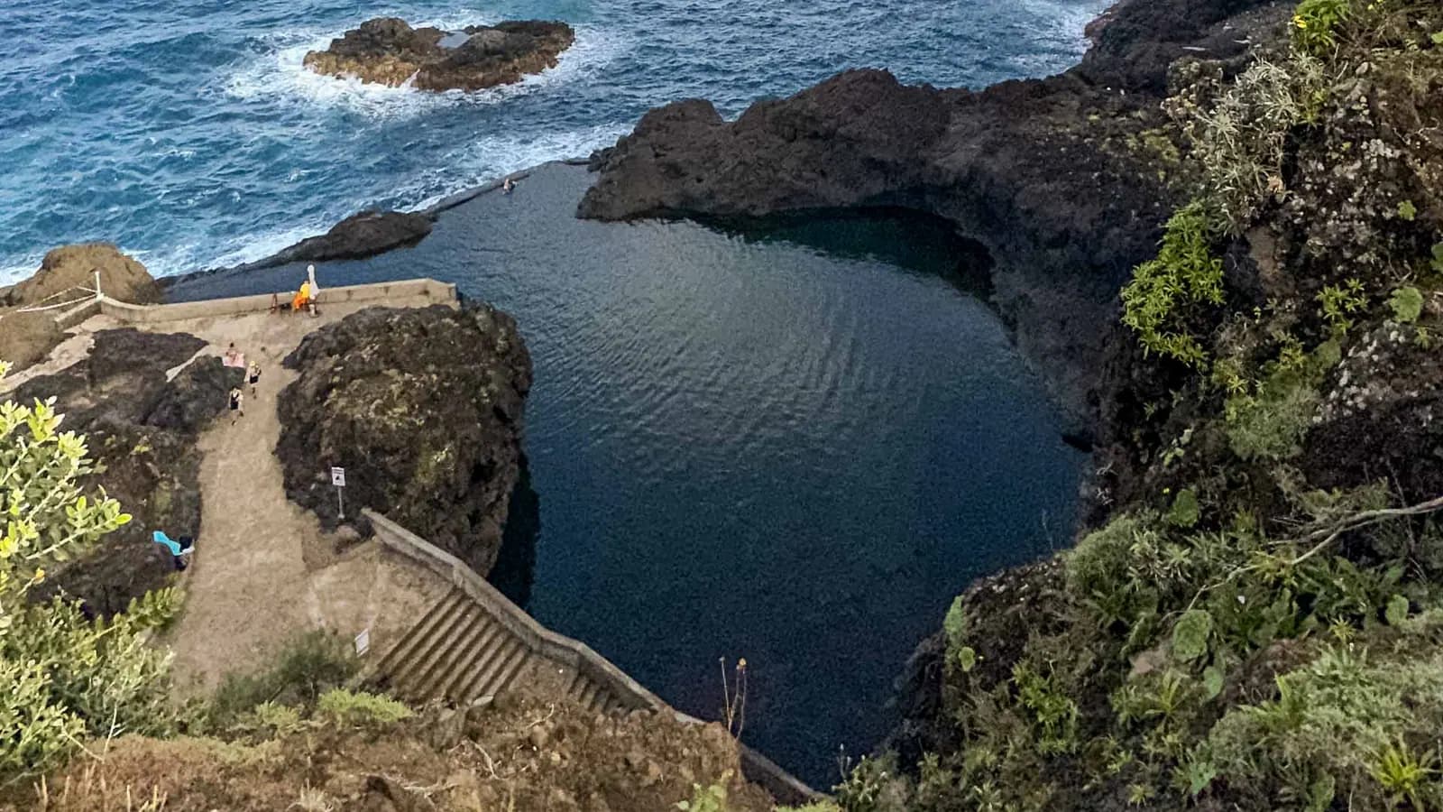 Madeira Travel Guide 2026 — Itineraries, Weather, Food & Levadas — Beyond Madeira