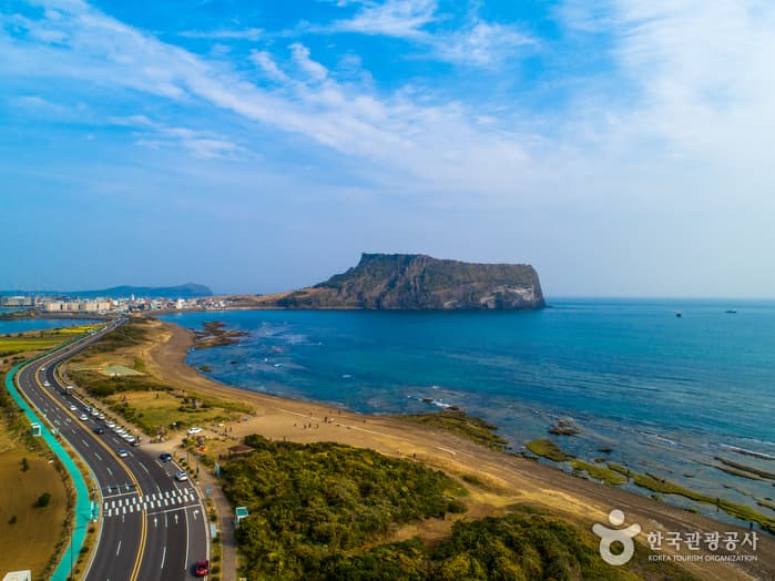 Jeju Island Travel Guide 2026: Beaches, Hiking & Tips