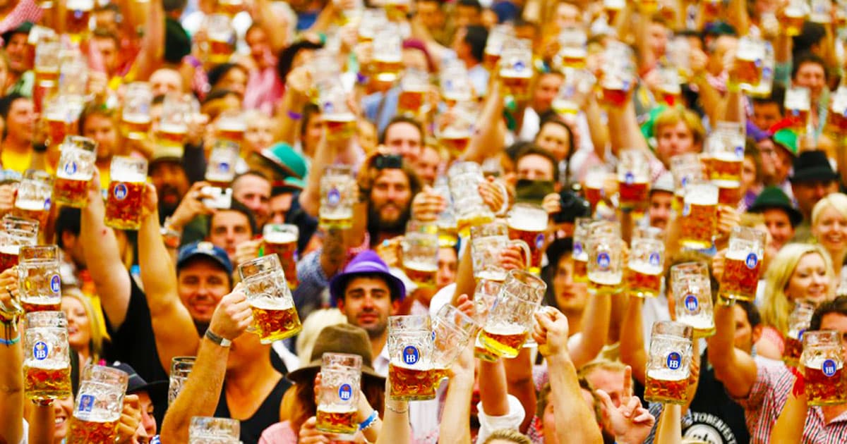 <em>Munich Oktoberfest 🍺</em><br />The World's Biggest Beer Festival