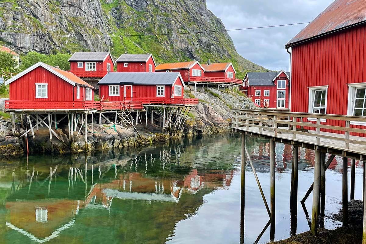 8 Best Rorbuer in Lofoten, Norway (& Why Stay in Traditional Fishermen’s Cabins)
