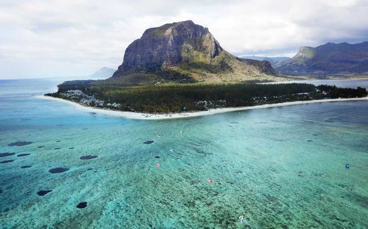 Kitesurf Mauritius: Spot Guide to Le Morne and surrounding spots