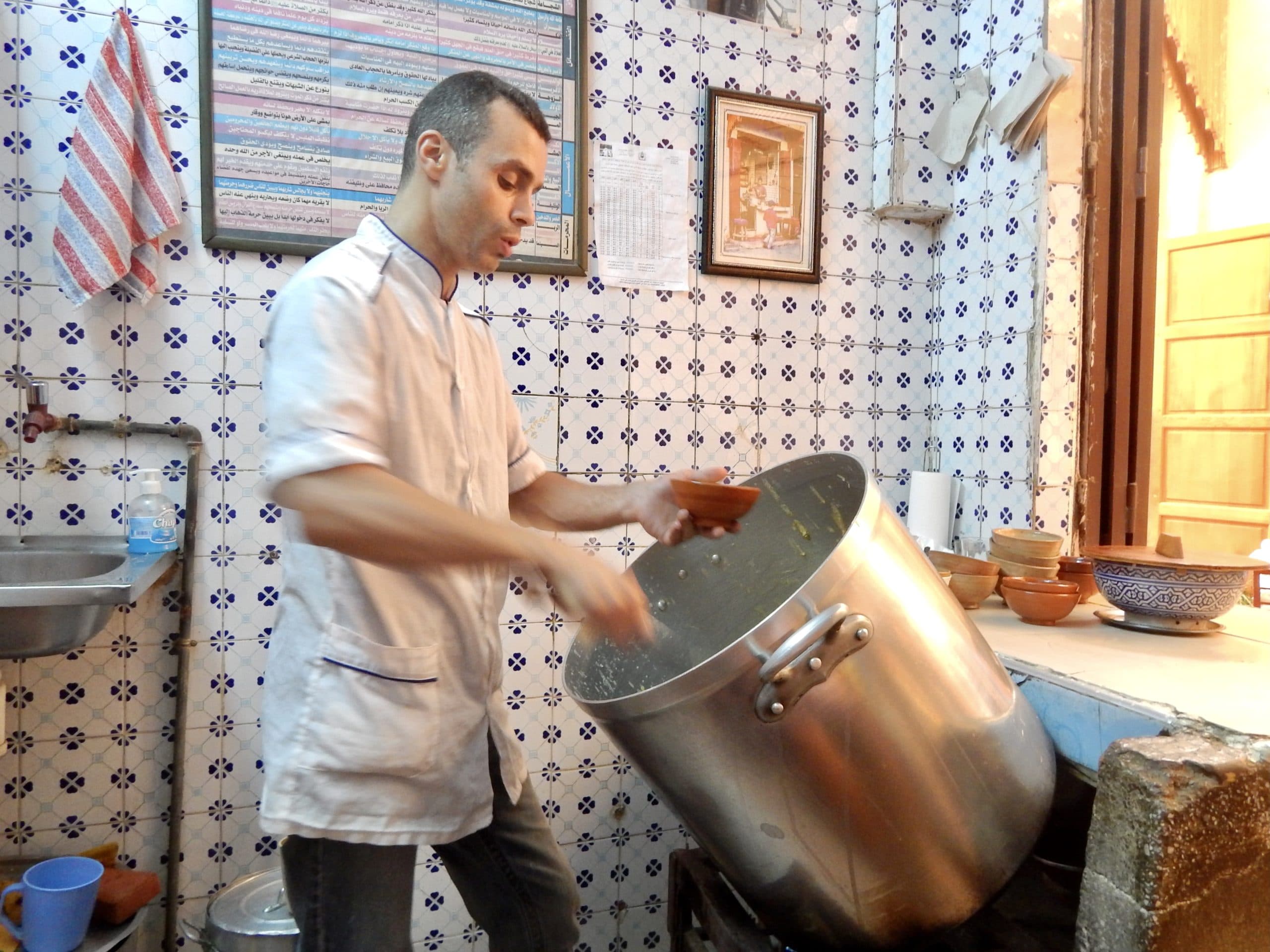 BEST 10 STREET FOODS TO TRY IN FEZ MEDINA, MOROCCO