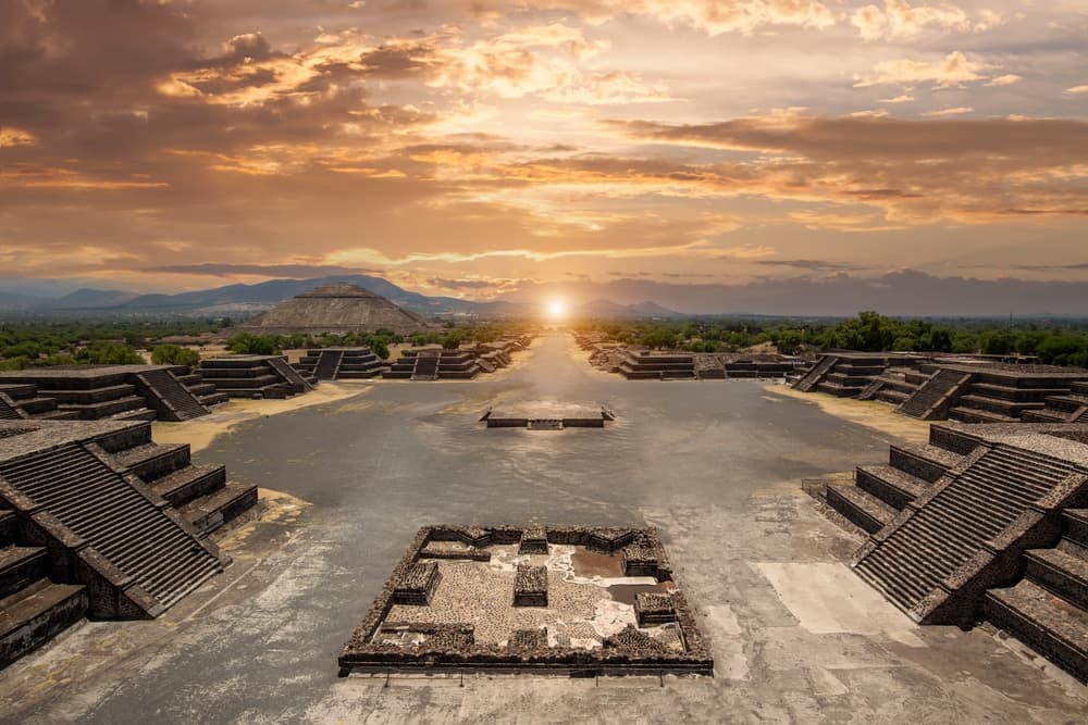 Teotihuacan Guide 2026: Pyramids + Day Trip
