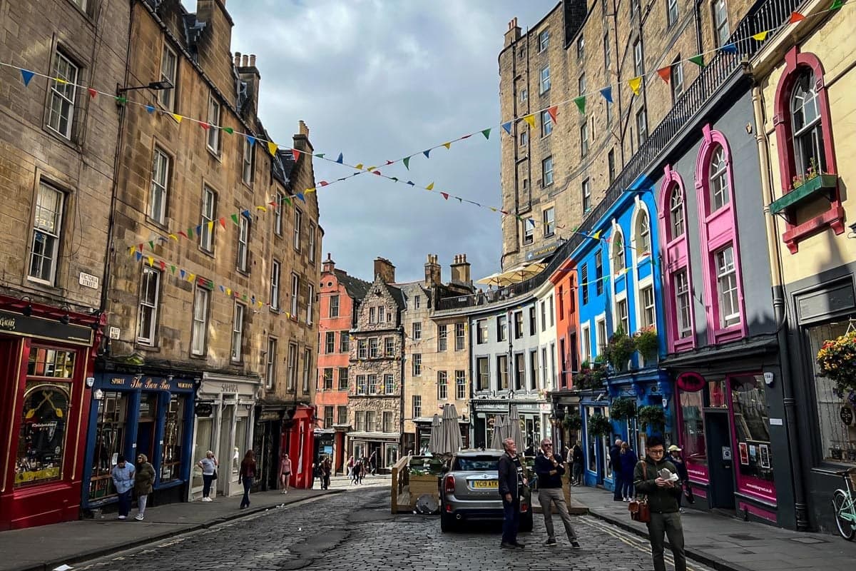 Perfect 3-Day Edinburgh Itinerary: Iconic Sights + Hidden Gems! | Two Wandering Soles