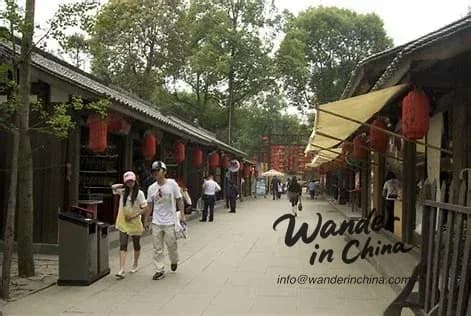 Where to Stay in Chengdu 2026: Best Neighborhoods for First-Timers, Families & Foodies